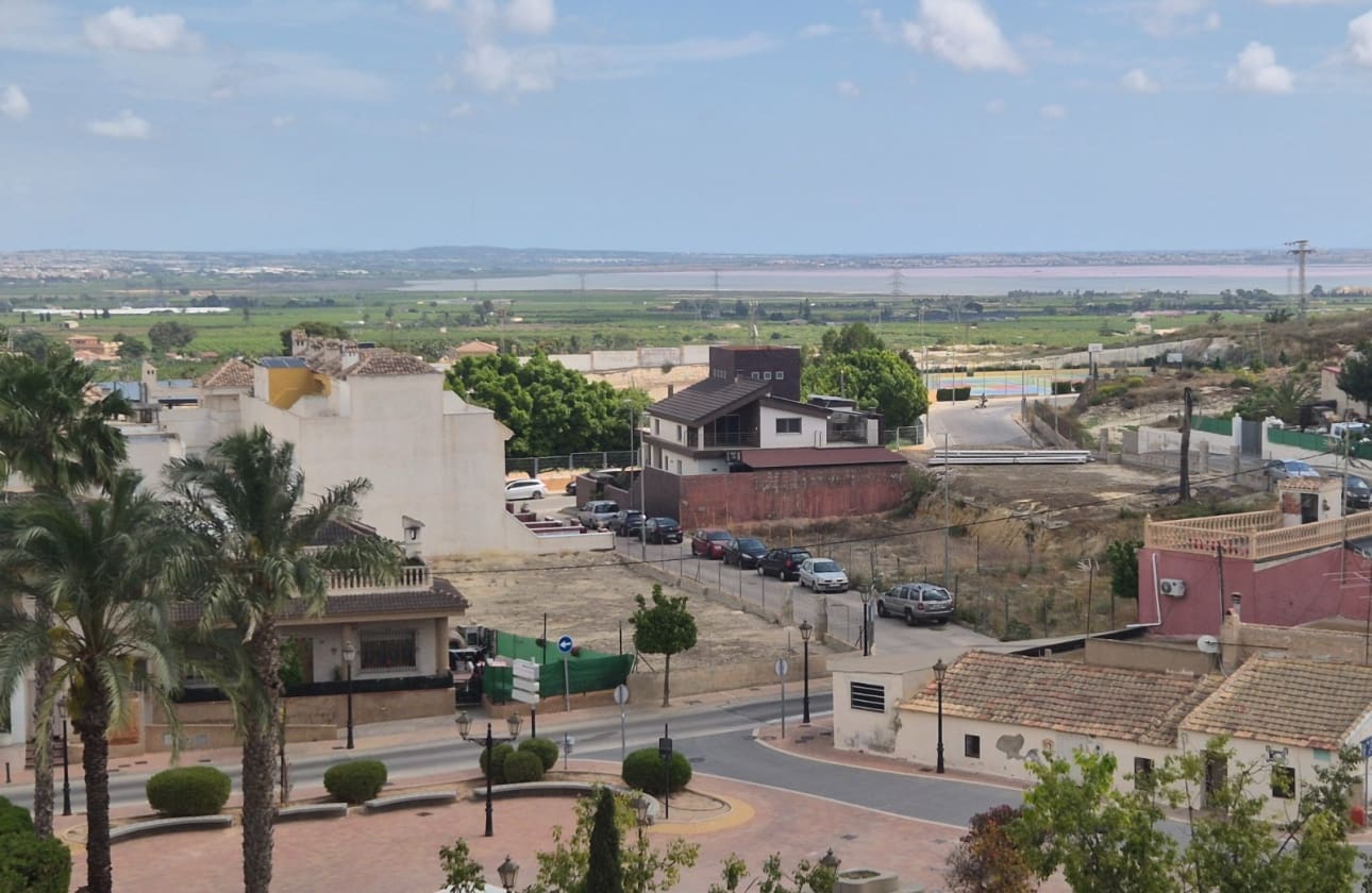 6 bedroom Apartment for sale in San Miguel de Salinas - € 270,000 (Ref: 9844037)