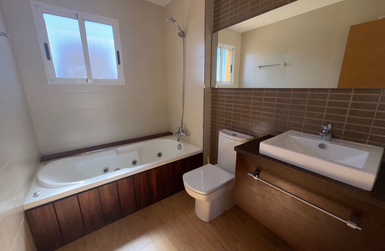 3 bedroom Villa for sale in La Marquesa with pool garage - € 420,000 (Ref: 9850418)