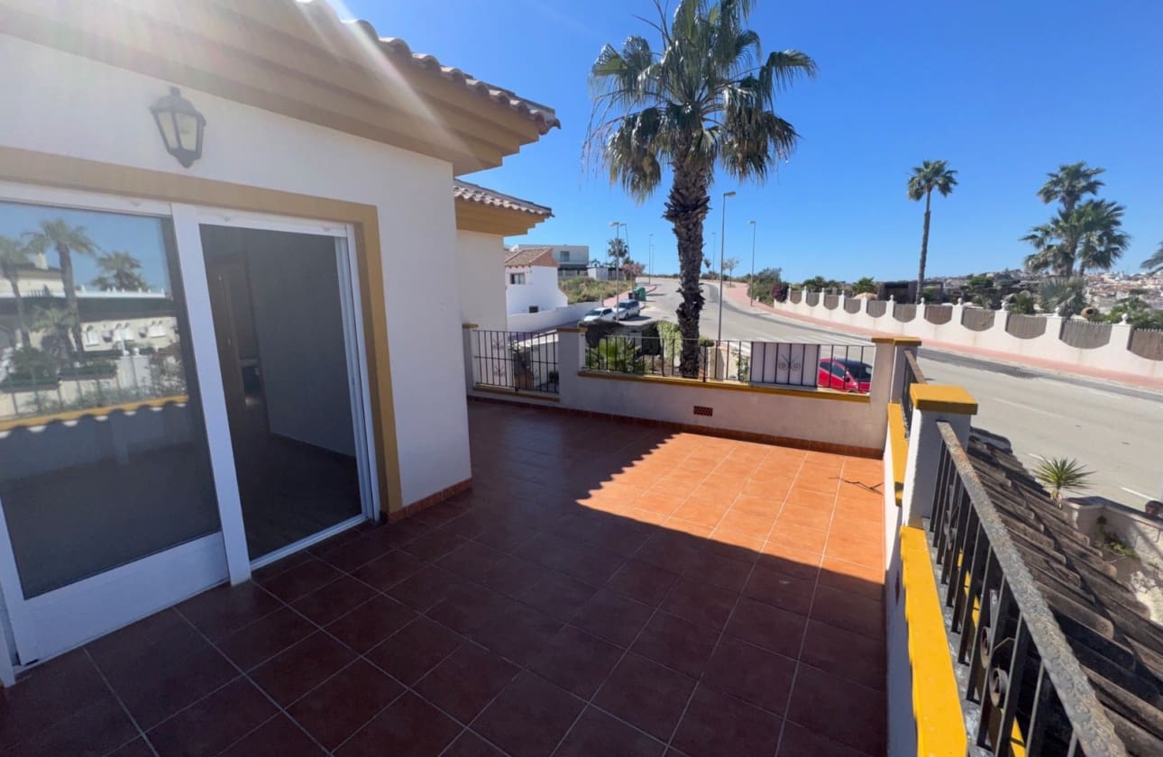3 bedroom Villa for sale in La Marquesa with pool garage - € 420,000 (Ref: 9850418)