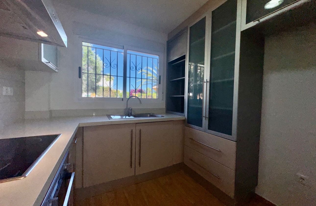 3 bedroom Villa for sale in La Marquesa with pool garage - € 420,000 (Ref: 9850418)