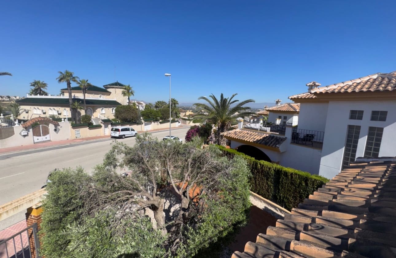 3 bedroom Villa for sale in La Marquesa with pool garage - € 420,000 (Ref: 9850418)
