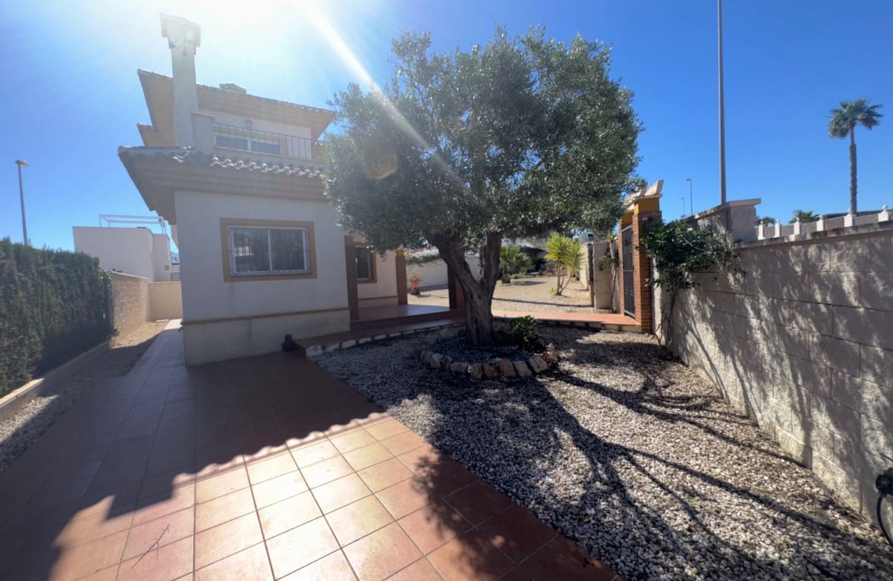 3 bedroom Villa for sale in La Marquesa with pool garage - € 420,000 (Ref: 9850418)