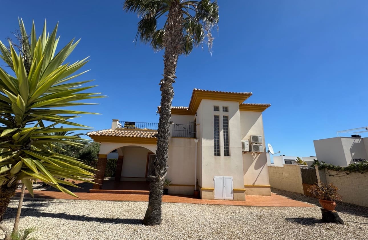 3 bedroom Villa for sale in La Marquesa with pool garage - € 420,000 (Ref: 9850418)