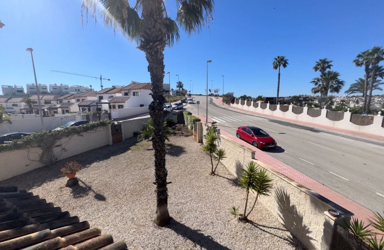 3 bedroom Villa for sale in La Marquesa with pool garage - € 420,000 (Ref: 9850418)