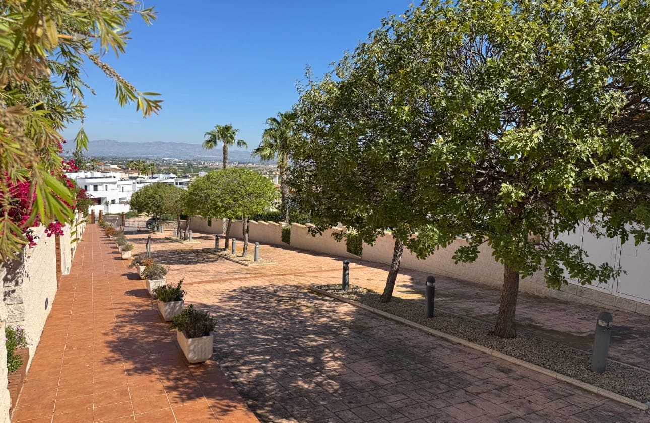 3 bedroom Villa for sale in La Marquesa with pool garage - € 420,000 (Ref: 9850418)