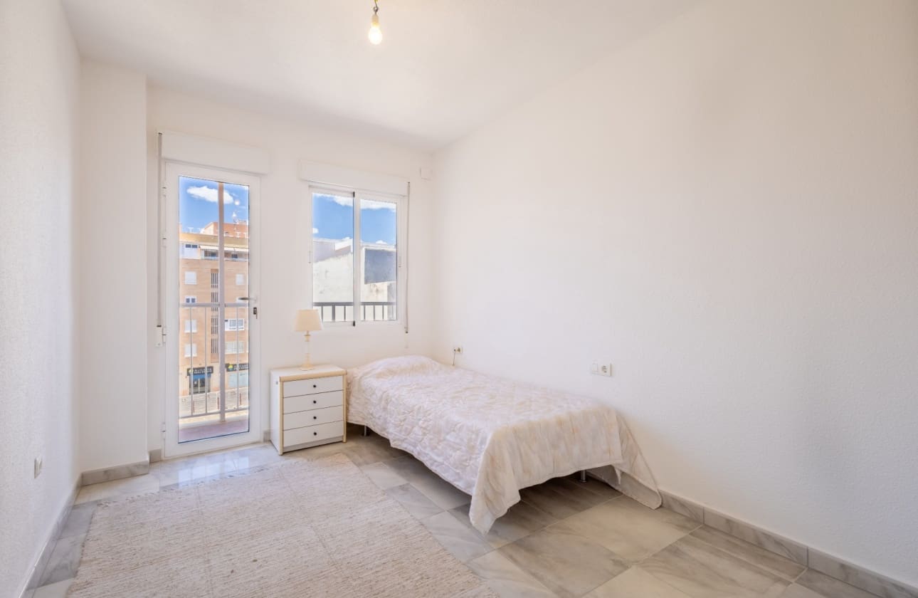 3 makuuhuone Ranta-asunto myytävänä paikassa La Mata - 249 000 € (Ref: 9854647)