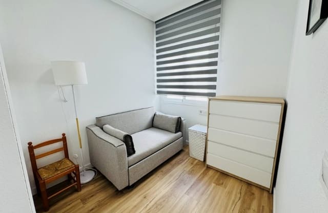 Apartamento de 2 habitaciones en Las Viñas, Guardamar del Segura en venta - 169.000 € (Ref: 9858304)