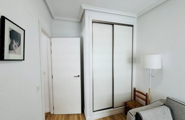 Apartamento de 2 habitaciones en Las Viñas, Guardamar del Segura en venta - 169.000 € (Ref: 9858304)