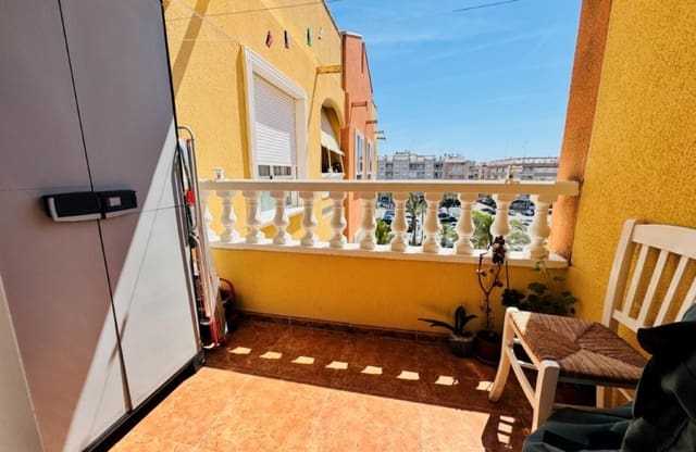 Apartamento de 2 habitaciones en Las Viñas, Guardamar del Segura en venta - 169.000 € (Ref: 9858304)