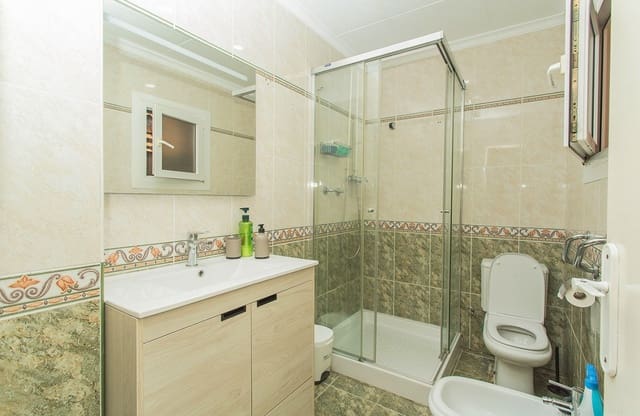5 soverom Hus til salgs i Las Piscinas Naturales, Torrevieja - € 249 000 (Ref: 9858731)