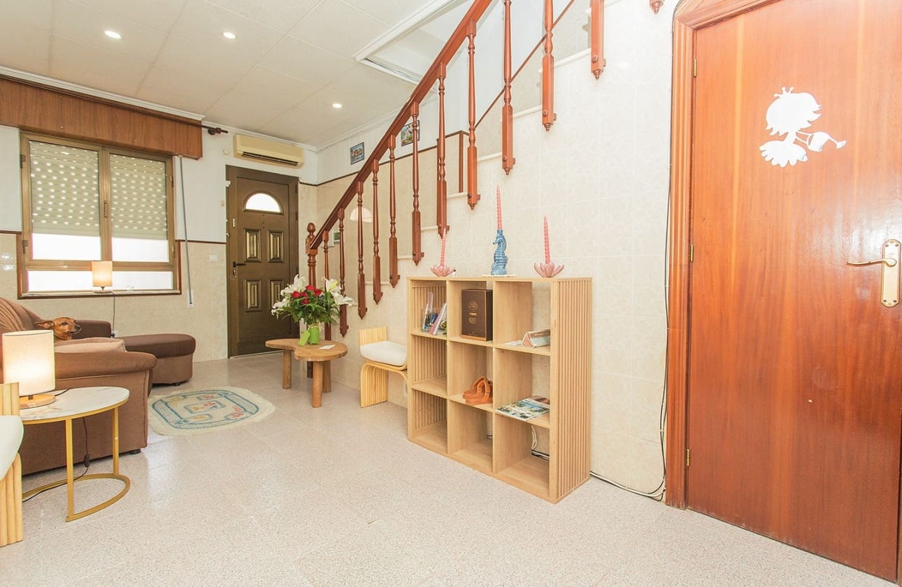 5 soverom Hus til salgs i Torrevieja - € 249 000 (Ref: 9858731)