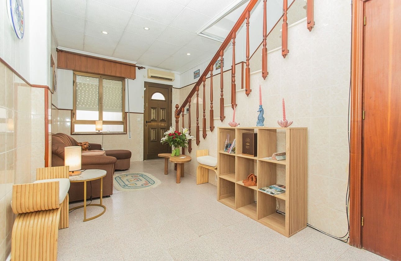 5 soverom Hus til salgs i Torrevieja - € 249 000 (Ref: 9858731)