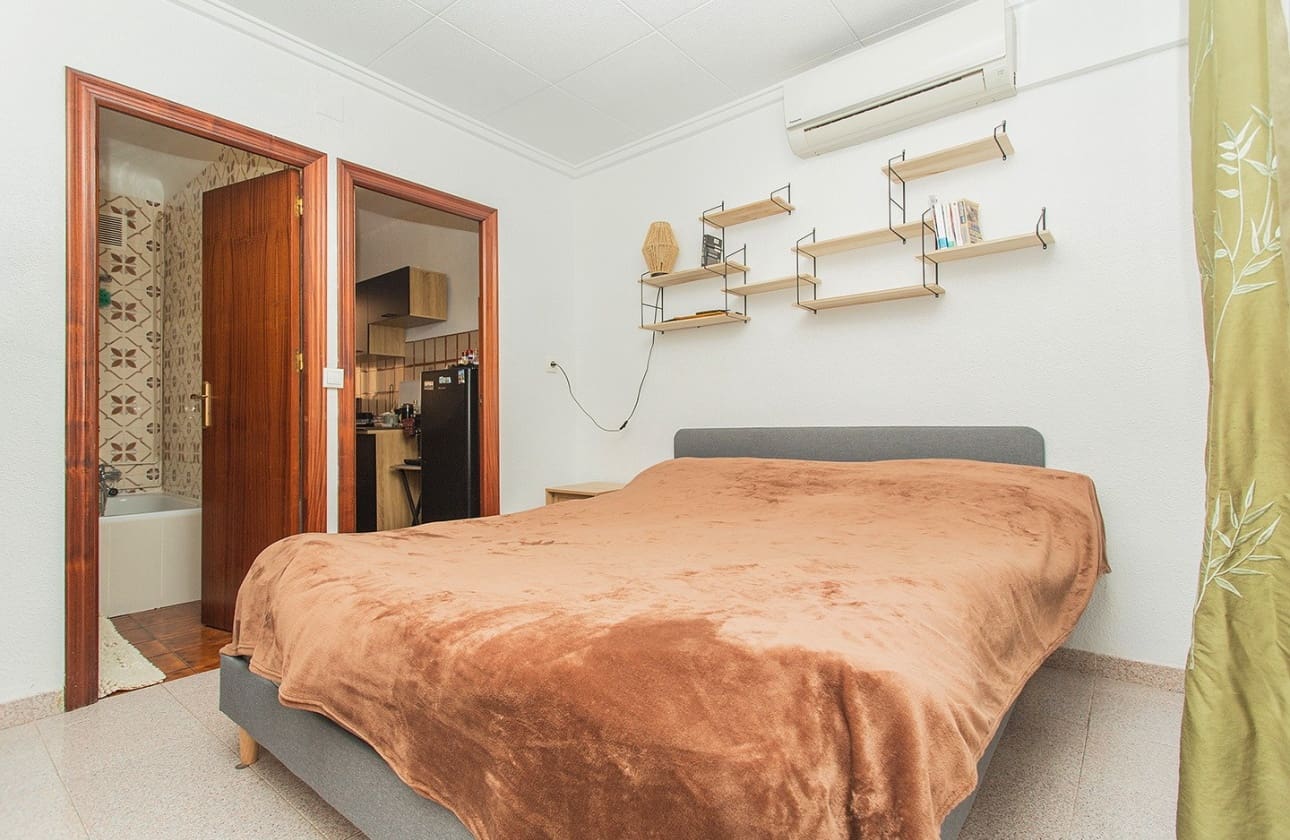 5 soverom Hus til salgs i Torrevieja - € 249 000 (Ref: 9858731)