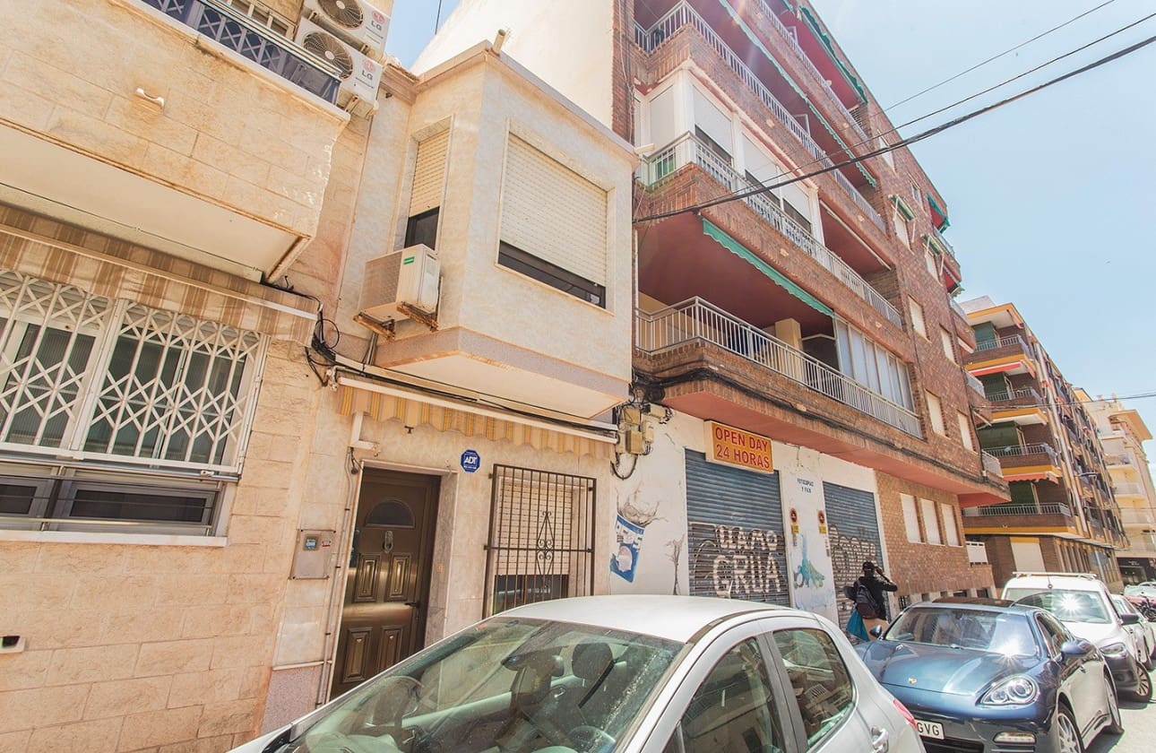 5 soverom Hus til salgs i Torrevieja - € 249 000 (Ref: 9858731)