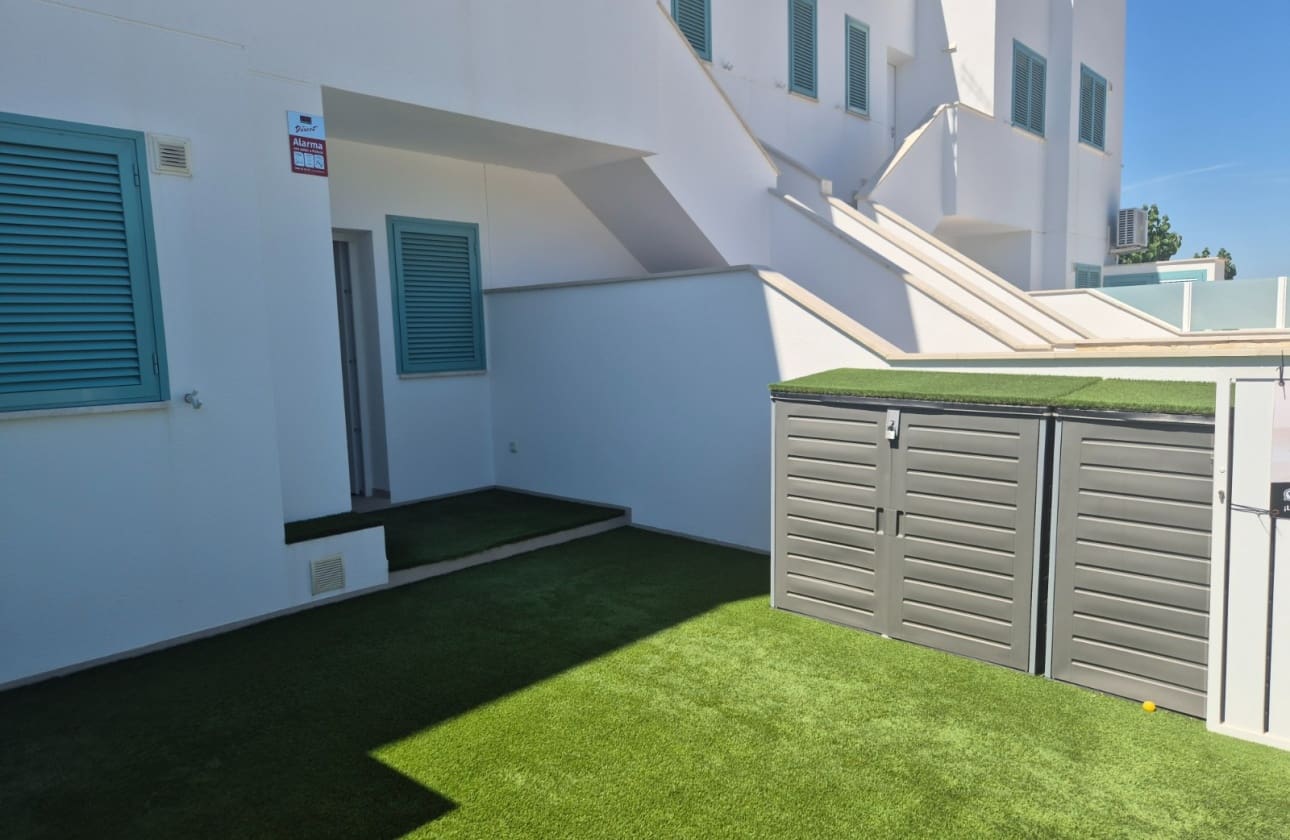 3 slaapkamer Bungalow te koop in Torre de la Horadada met zwembad garage - € 385.000 (Ref: 9866112)