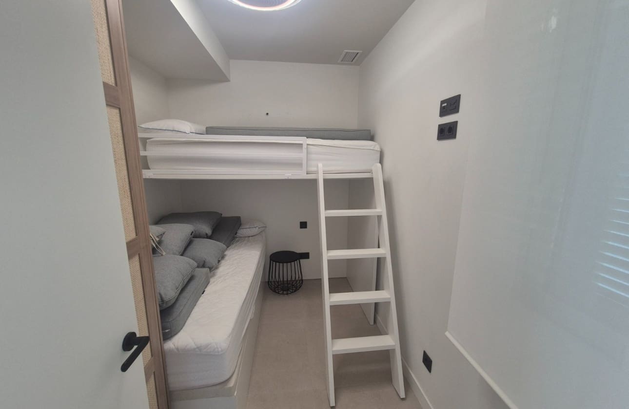 3 slaapkamer Bungalow te koop in Torre de la Horadada met zwembad garage - € 385.000 (Ref: 9866112)