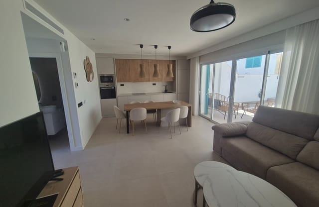 Bungalow de 3 habitaciones en Torre de la Horadada, Pilar de la Horadada en venta con piscina garaje - 385.000 € (Ref: 9866112)