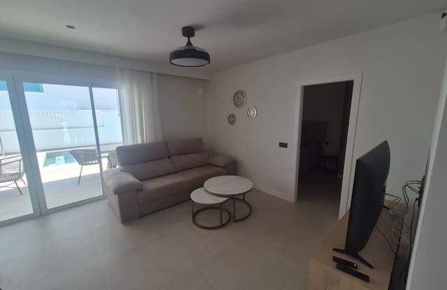 Bungalow de 3 habitaciones en Torre de la Horadada, Pilar de la Horadada en venta con piscina garaje - 385.000 € (Ref: 9866112)