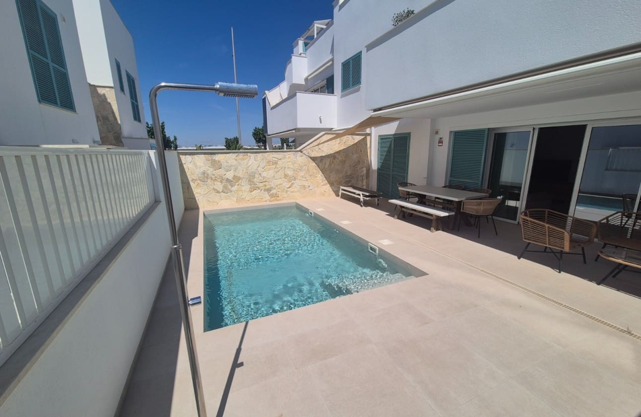 3 slaapkamer Bungalow te koop in Torre de la Horadada met zwembad garage - € 385.000 (Ref: 9866112)