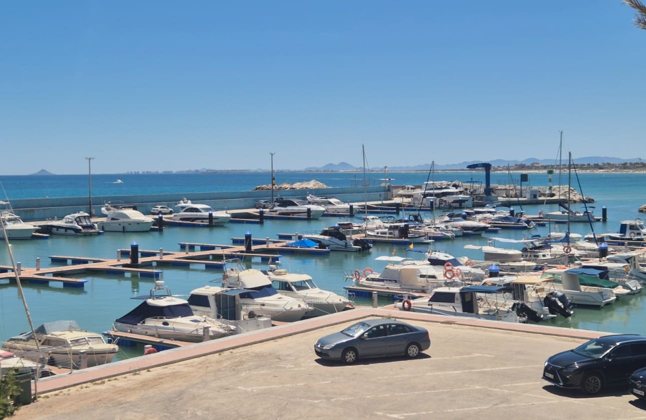 3 slaapkamer Bungalow te koop in Torre de la Horadada met zwembad garage - € 385.000 (Ref: 9866112)