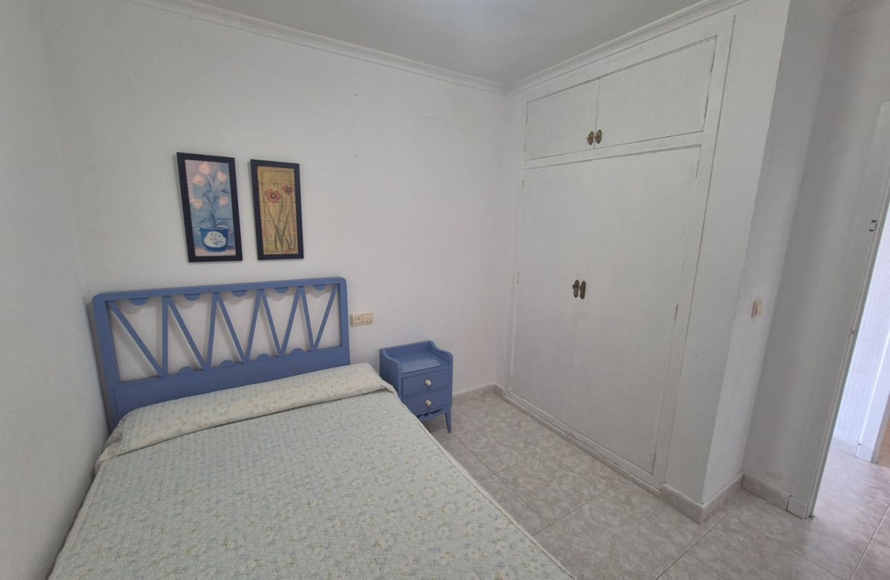 3 sovrum Strandlägenhet till salu i Torrevieja med garage - 350 000 € (Ref: 9872302)