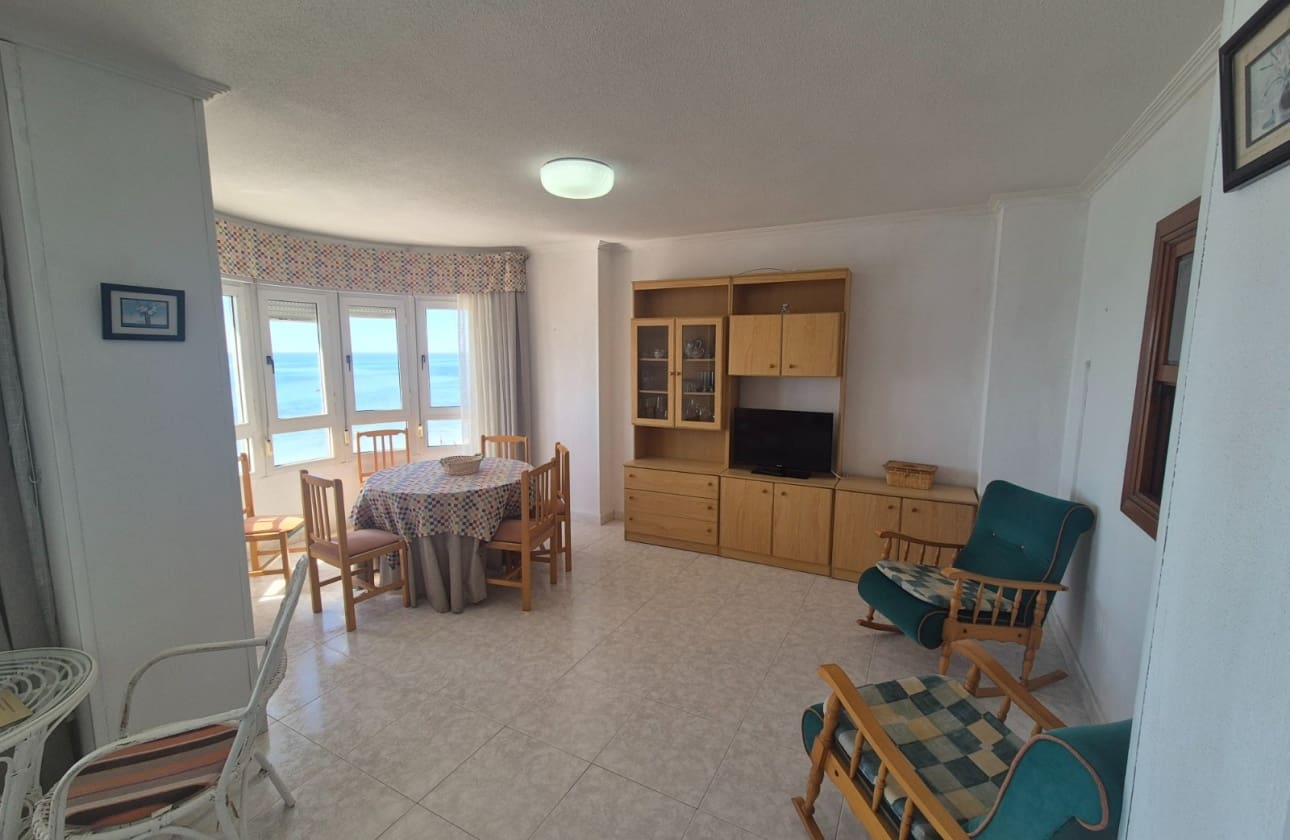 3 sovrum Strandlägenhet till salu i Torrevieja med garage - 350 000 € (Ref: 9872302)