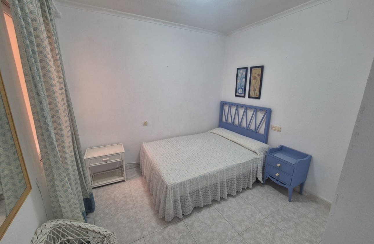 3 sovrum Strandlägenhet till salu i Torrevieja med garage - 350 000 € (Ref: 9872302)