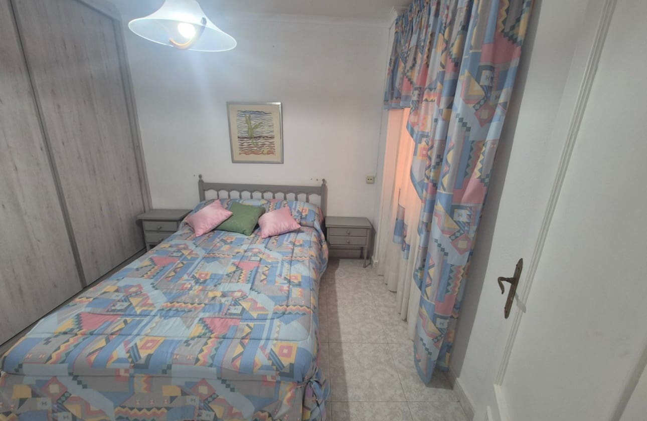 3 sovrum Strandlägenhet till salu i Torrevieja med garage - 350 000 € (Ref: 9872302)