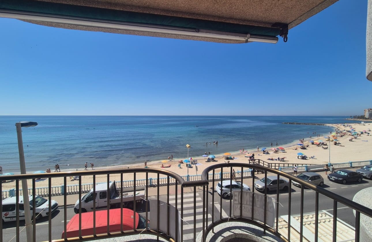 3 sovrum Strandlägenhet till salu i Torrevieja med garage - 350 000 € (Ref: 9872302)
