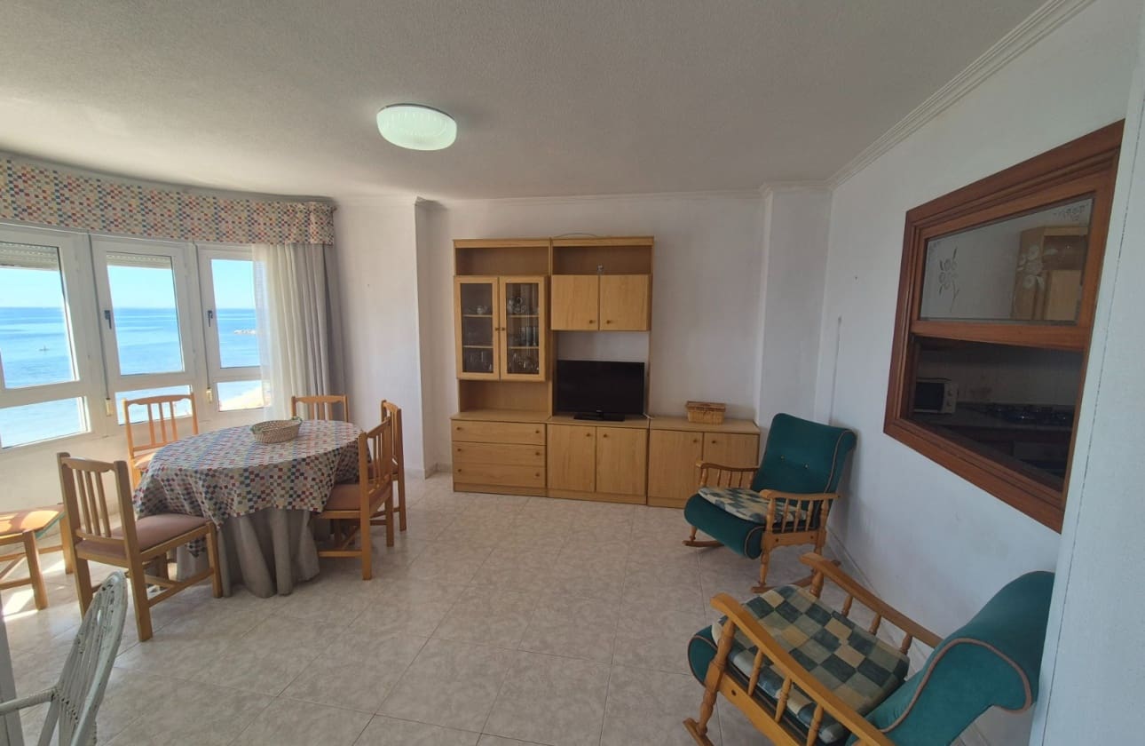3 sovrum Strandlägenhet till salu i Torrevieja med garage - 350 000 € (Ref: 9872302)