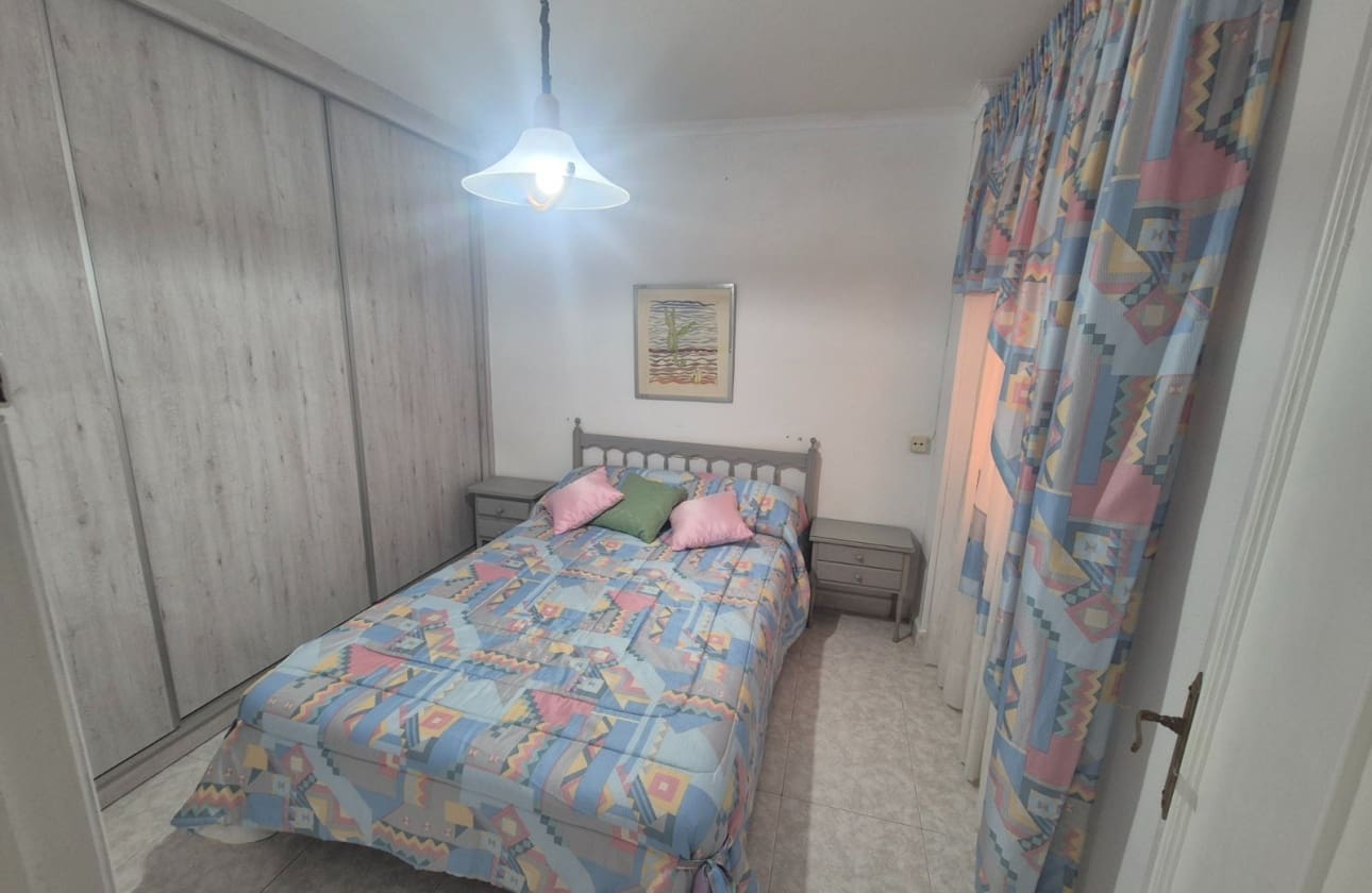3 sovrum Strandlägenhet till salu i Torrevieja med garage - 350 000 € (Ref: 9872302)