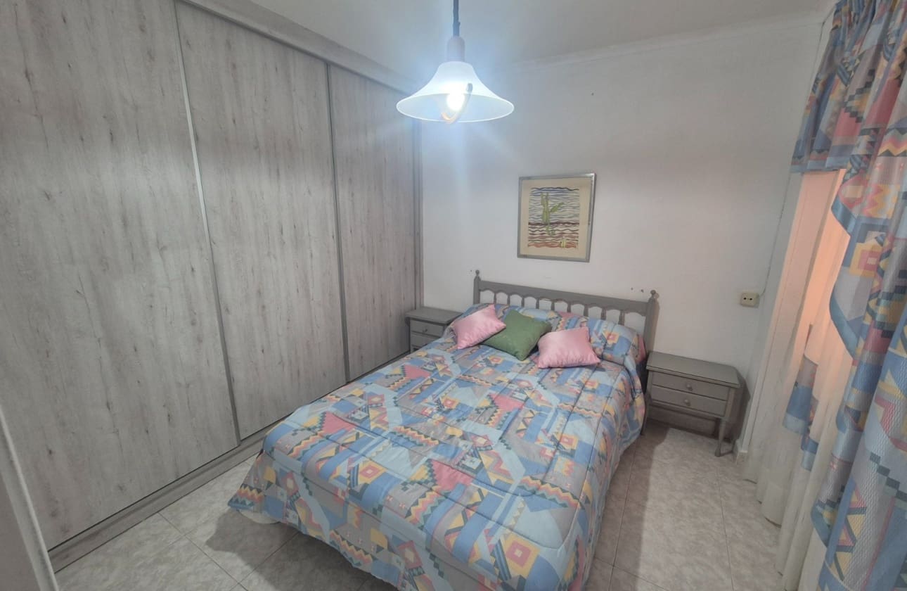 3 sovrum Strandlägenhet till salu i Torrevieja med garage - 350 000 € (Ref: 9872302)