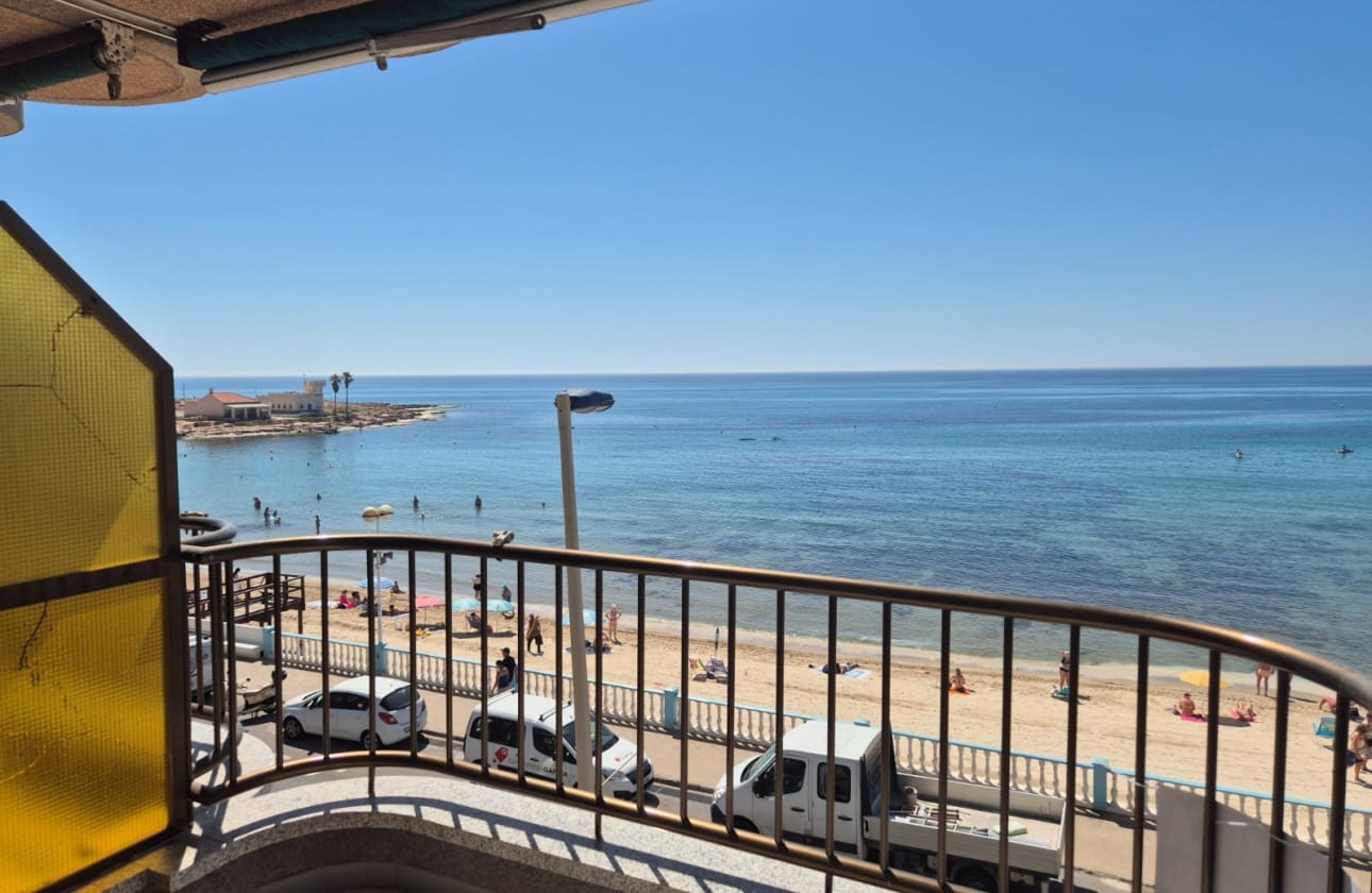3 sovrum Strandlägenhet till salu i Torrevieja med garage - 350 000 € (Ref: 9872302)