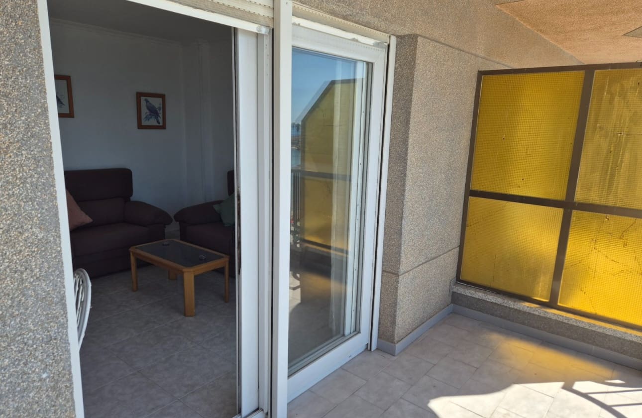 3 sovrum Strandlägenhet till salu i Torrevieja med garage - 350 000 € (Ref: 9872302)