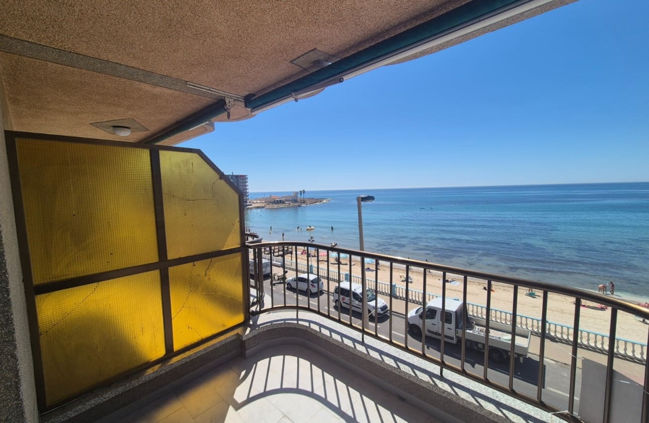 3 sovrum Strandlägenhet till salu i Torrevieja med garage - 350 000 € (Ref: 9872302)