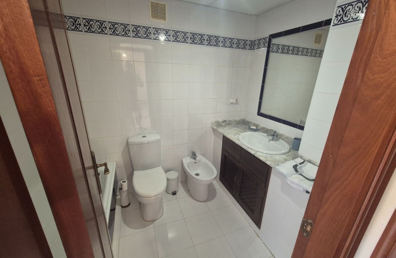 2 quarto Apartamento para venda em Torrevieja com piscina - 186 000 € (Ref: 9872303)