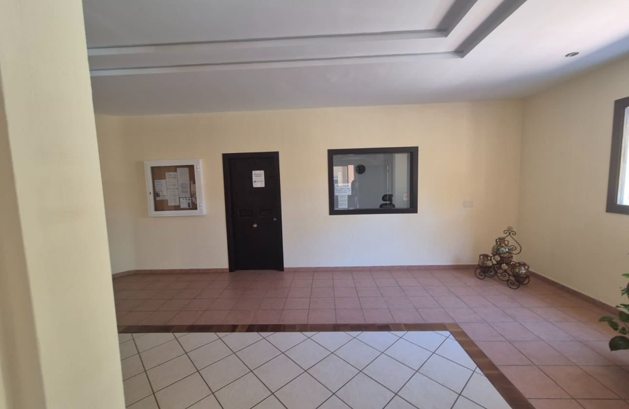 2 quarto Apartamento para venda em Torrevieja com piscina - 186 000 € (Ref: 9872303)