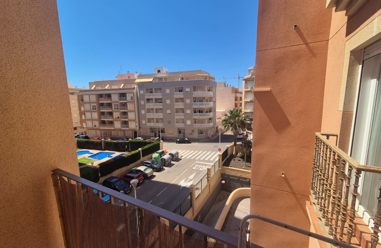 2 quarto Apartamento para venda em Torrevieja com piscina - 186 000 € (Ref: 9872303)