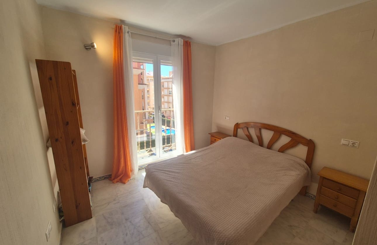 2 quarto Apartamento para venda em Torrevieja com piscina - 186 000 € (Ref: 9872303)