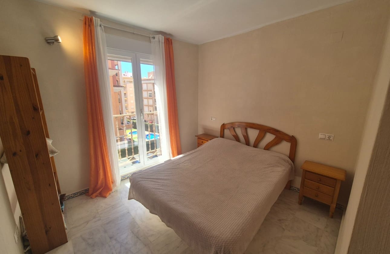 2 quarto Apartamento para venda em Torrevieja com piscina - 186 000 € (Ref: 9872303)