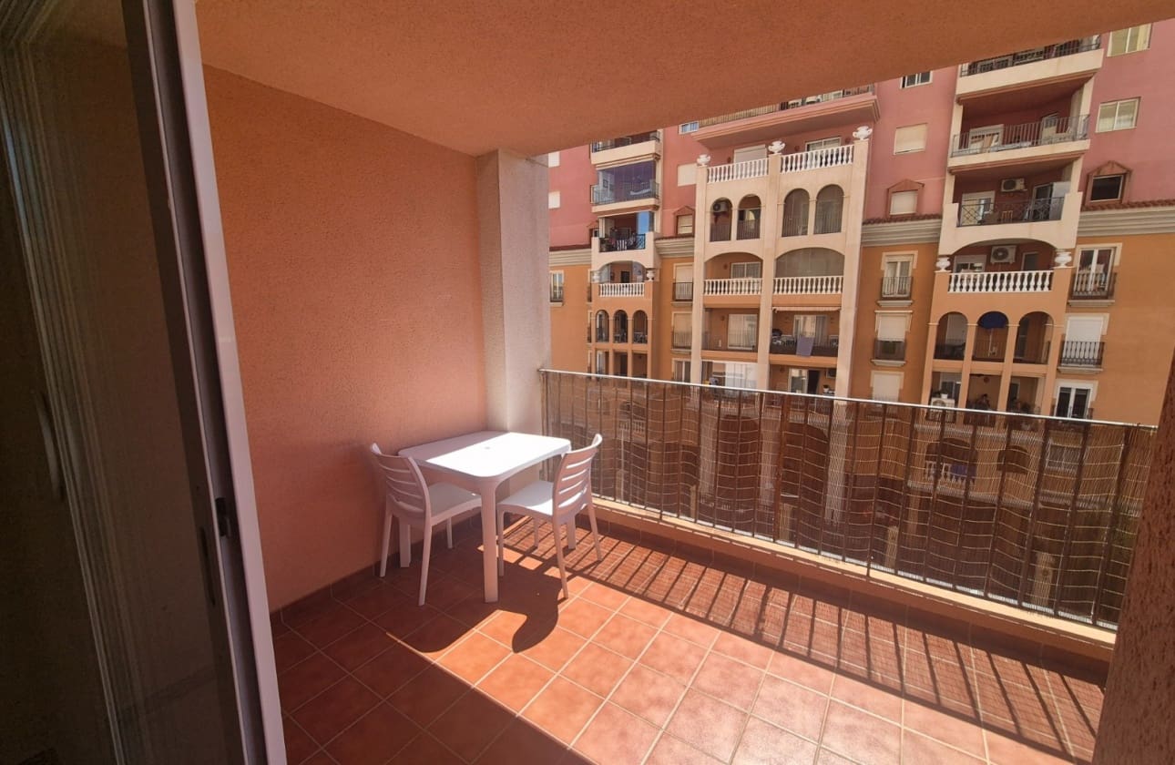 2 quarto Apartamento para venda em Torrevieja com piscina - 186 000 € (Ref: 9872303)