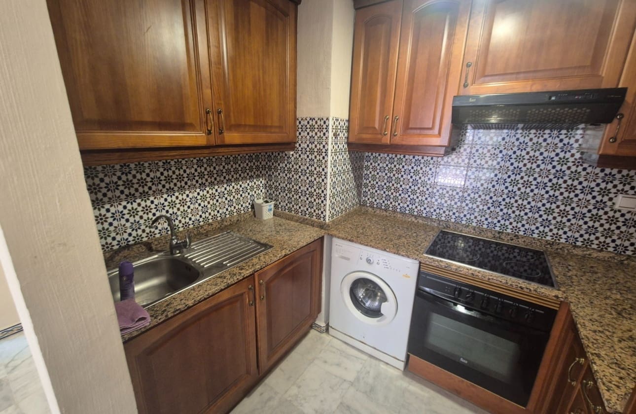 2 quarto Apartamento para venda em Torrevieja com piscina - 186 000 € (Ref: 9872303)