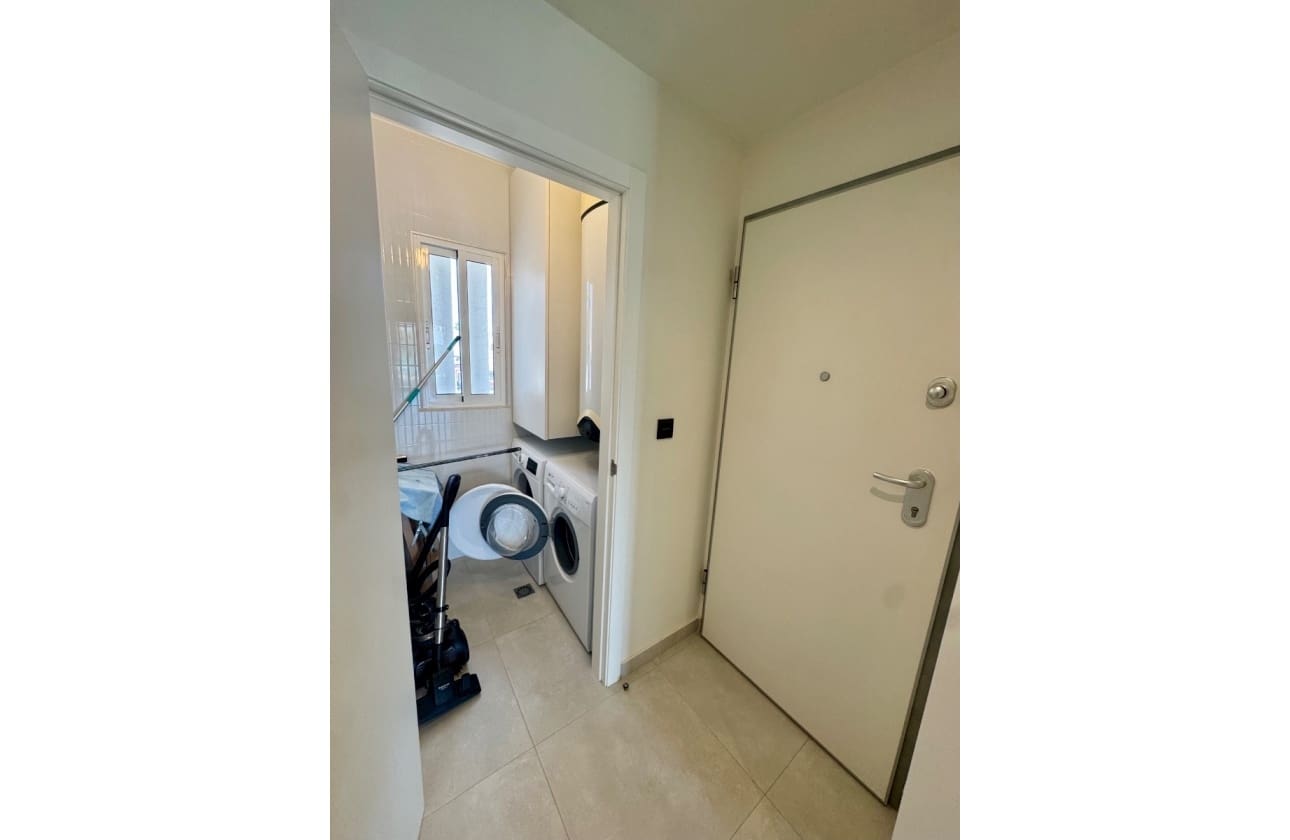 2 Zimmer Apartment zu verkaufen in El Raso mit Pool - 289.000 € (Ref: 9913796)