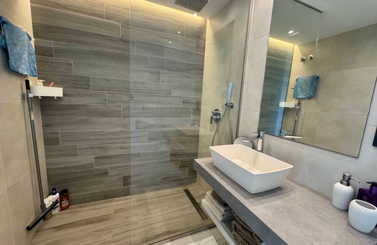 2 Zimmer Apartment zu verkaufen in El Raso mit Pool - 289.000 € (Ref: 9913796)
