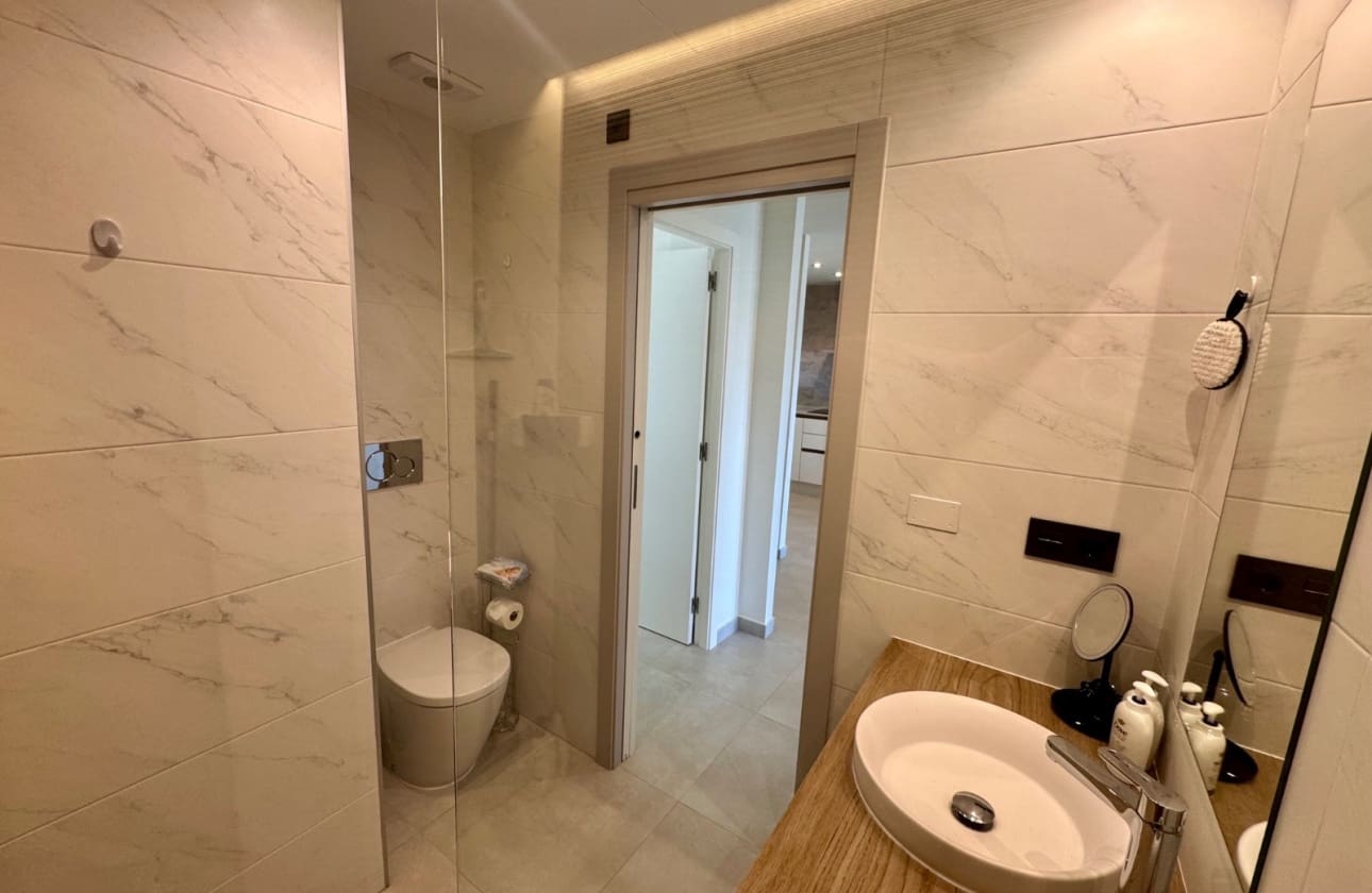 2 Zimmer Apartment zu verkaufen in El Raso mit Pool - 289.000 € (Ref: 9913796)