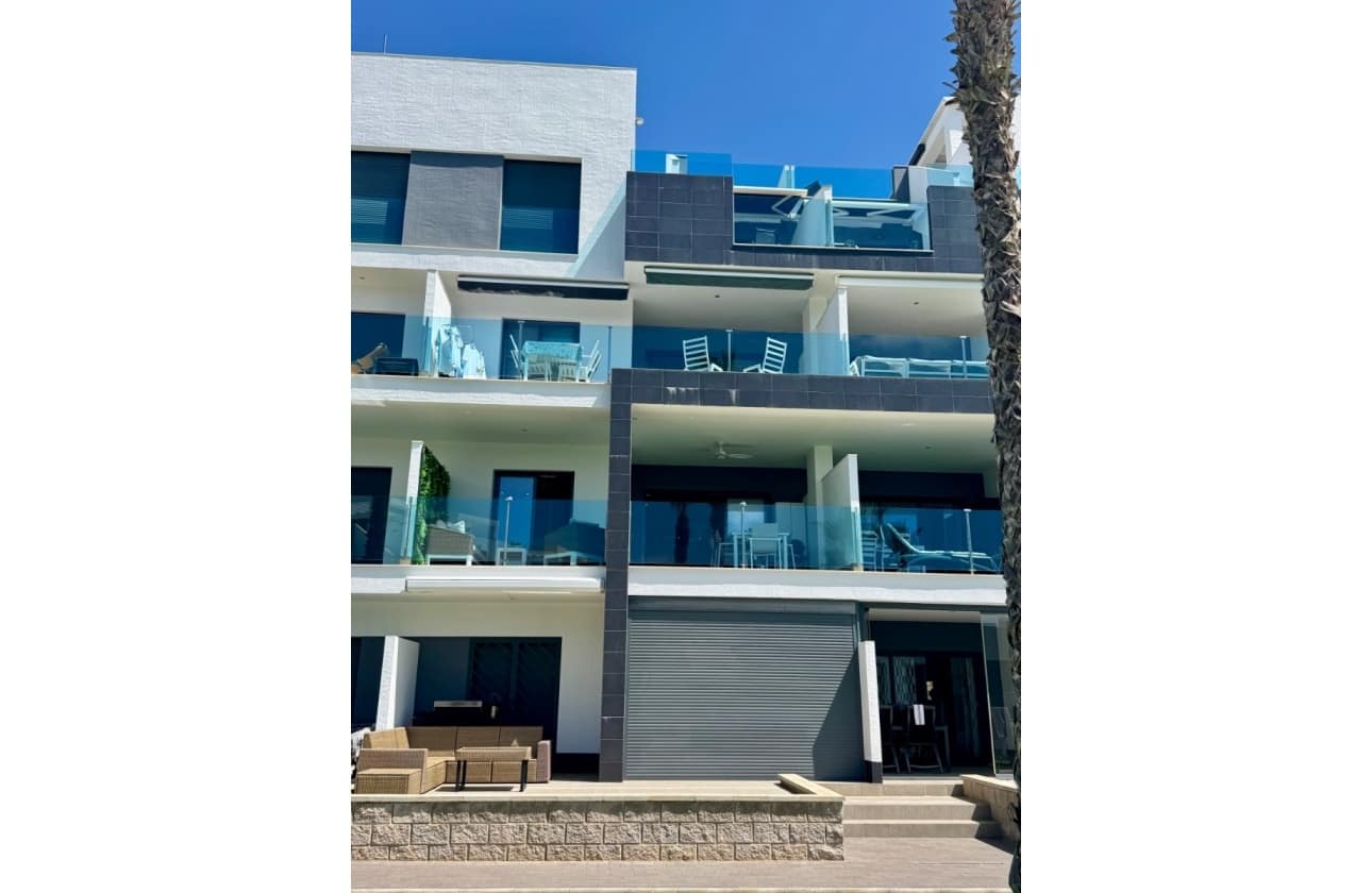 2 Zimmer Apartment zu verkaufen in El Raso mit Pool - 289.000 € (Ref: 9913796)