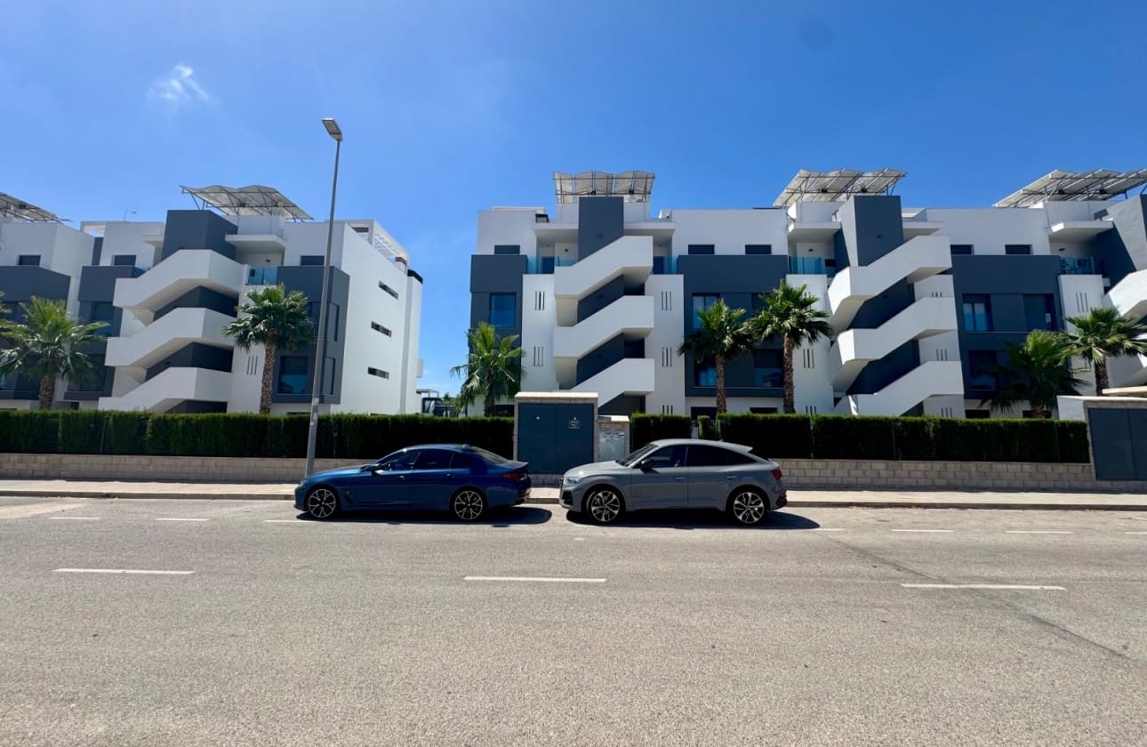 2 Zimmer Apartment zu verkaufen in El Raso mit Pool - 289.000 € (Ref: 9913796)