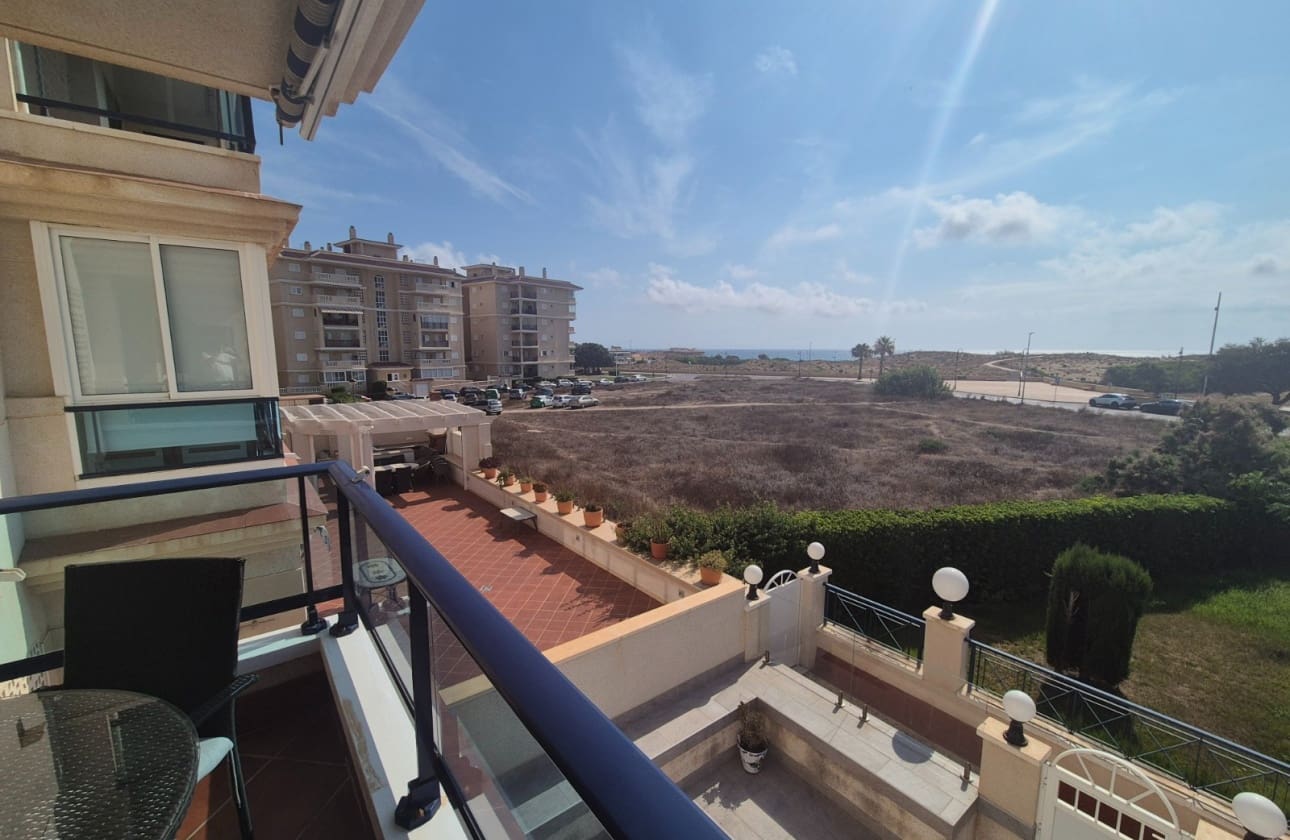 3 quarto Apartamento para venda em La Mata com piscina garagem - 336 000 € (Ref: 9939133)