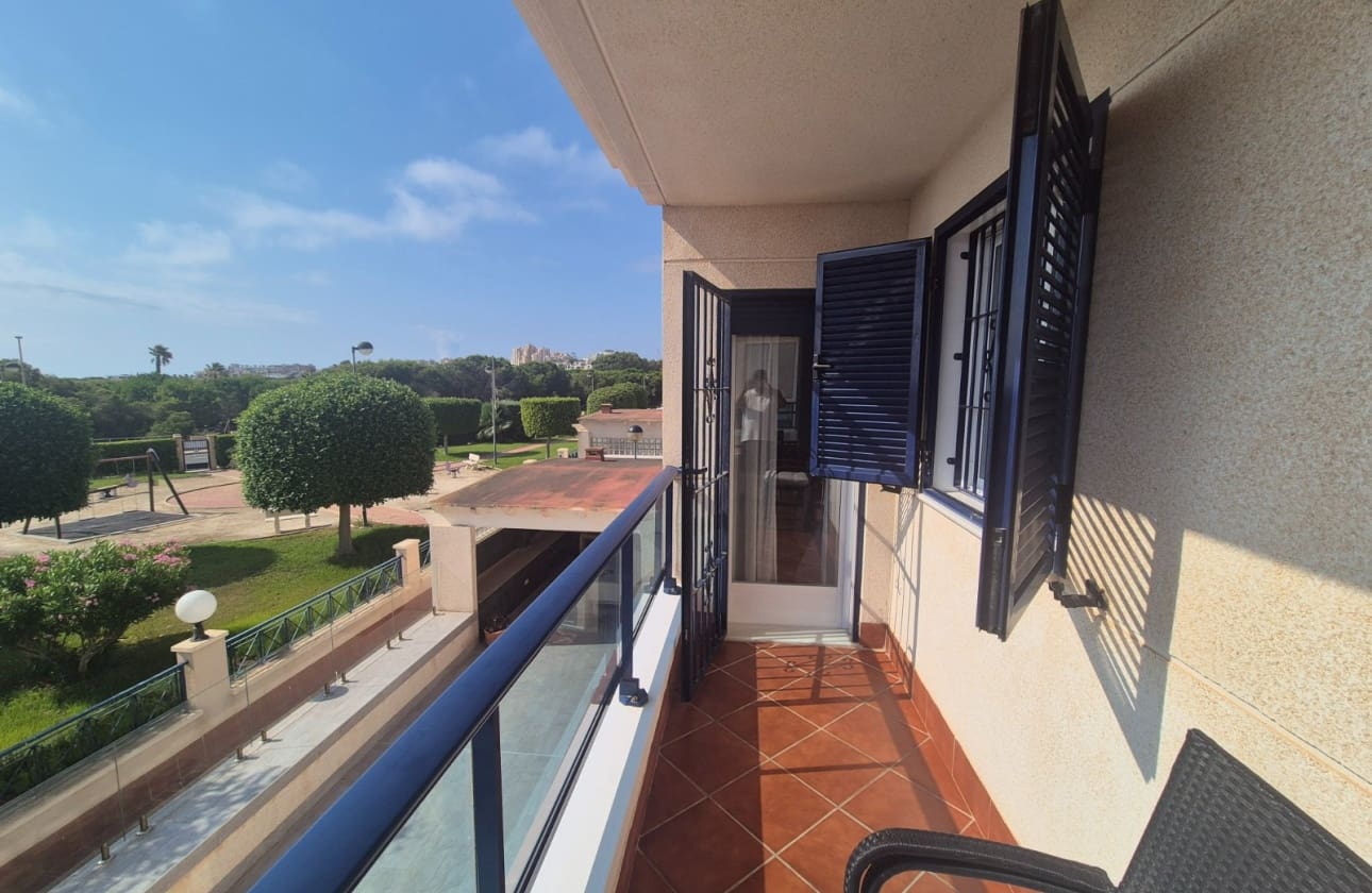 3 quarto Apartamento para venda em La Mata com piscina garagem - 336 000 € (Ref: 9939133)