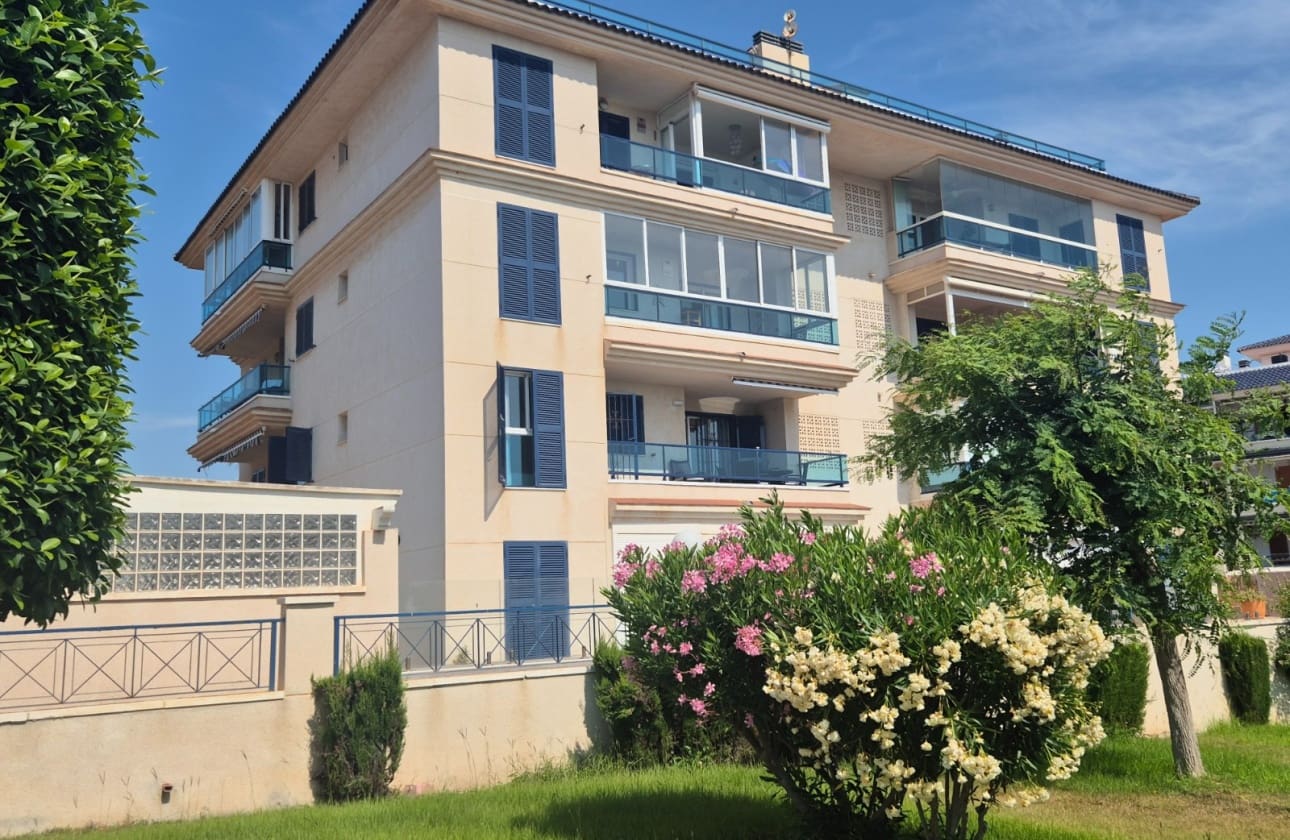 3 quarto Apartamento para venda em La Mata com piscina garagem - 336 000 € (Ref: 9939133)